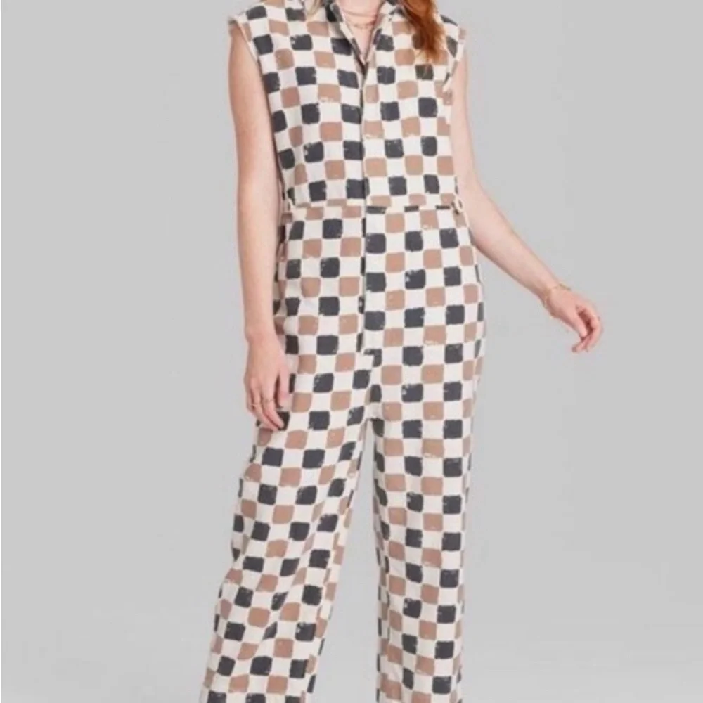 Checkered Sleeveless Jumpsuit - Black and Brown - Picture 2 of 2